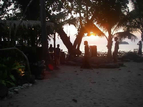 New Beach Bar at the Siam Beach Resort, behind the lobby